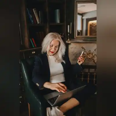 纪柠雅
